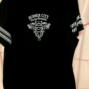 Size 2x. Great condition. V neck